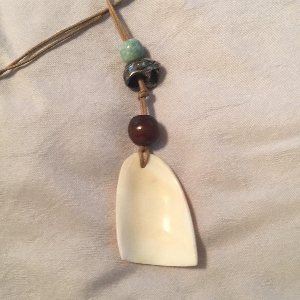 Shell necklace - Picture 2 of 2